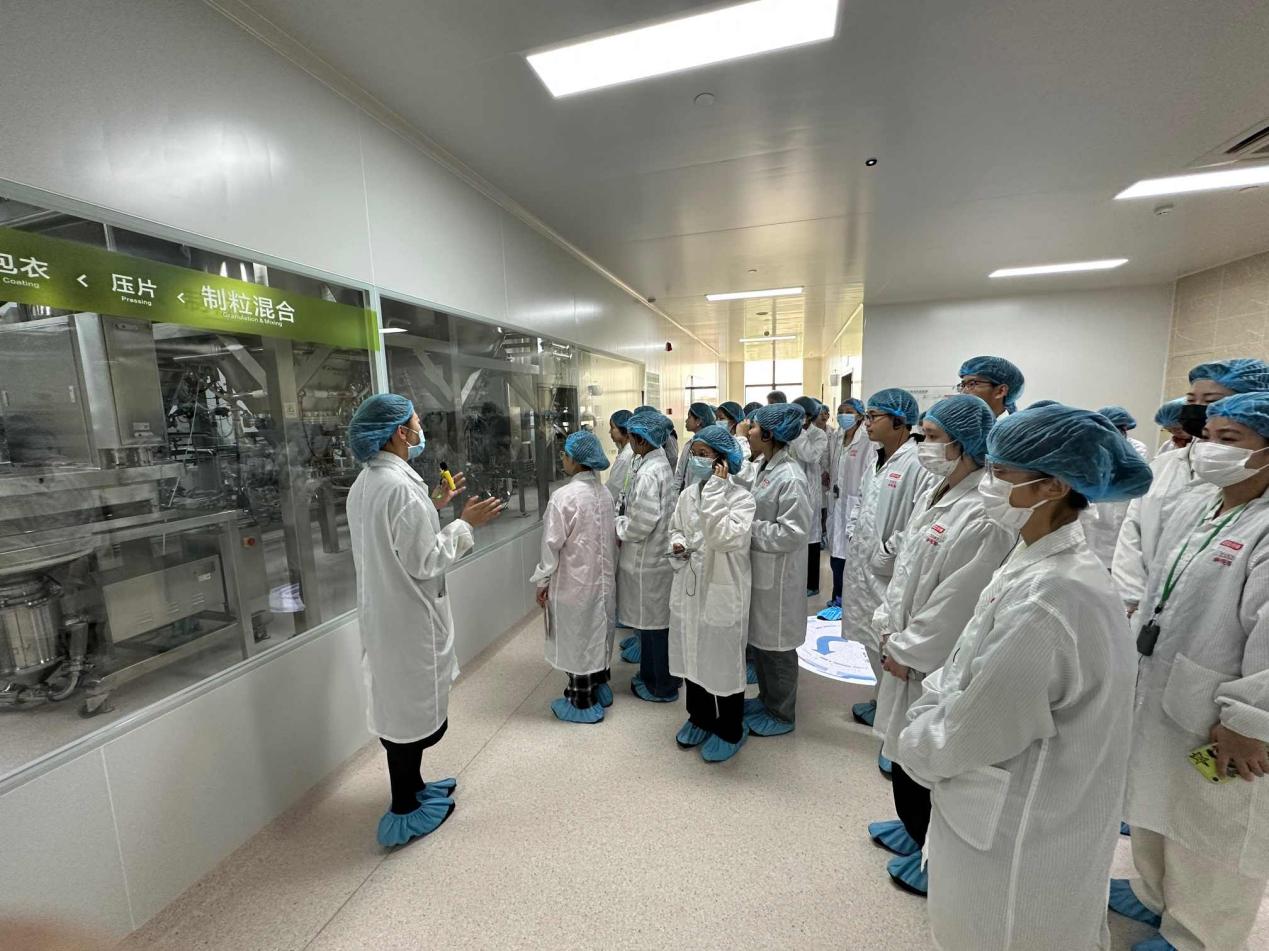 马克思主义学院珠澳特色思政大讲堂 赴汤臣倍健实践学习探索互联网文化新路径